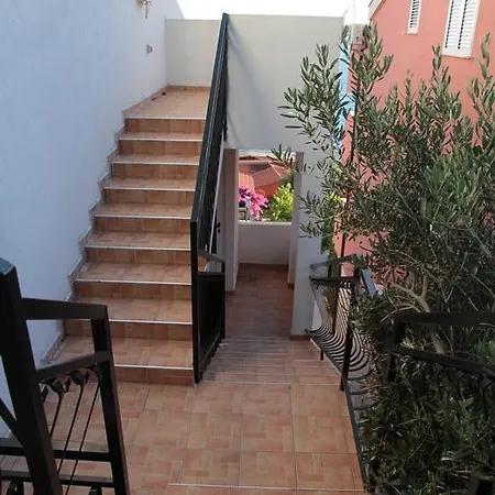Marinovac Apartment *